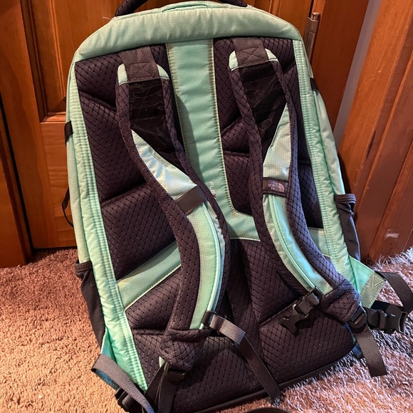 North Face Unisex Recon Mint Green Backpack - Picture 3 of 3
